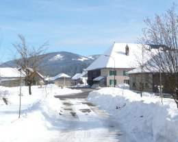 ferme rénovée dans village du haut doubs proche stations