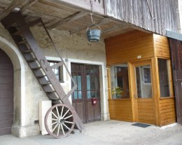 ferme rénovée dans village du haut doubs proche stations