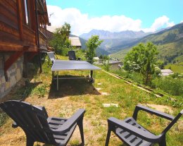 Chalet Vars 18 personnes — Piscine, jacuzzi, sauna • Vue pistes plein sud