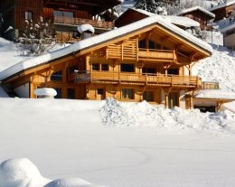 CHALET LA BOULE DE GOMME NEUF AVEC JACUZZI SPA Salle d'escalade VTT électriques