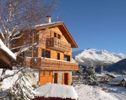  Joli chalet convivial  pour skier à Aussois  et Val Cenis ou  randonner en  Vanoise 