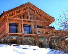 CHALET DE CHARME VUE PISTES JACUZZI SALLE DE CINEMA