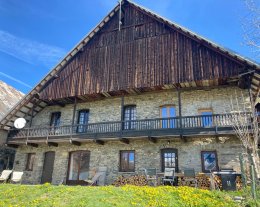 Chalet charme (ancienne ferme savoyarde)