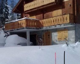 Grimpeloup ; magnifique chalet bois idéal familles . Grimpeloup ; magnifique chalet bois idéal familles .