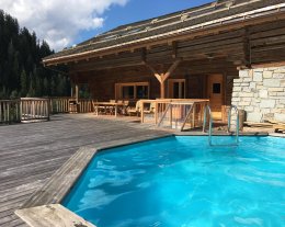 Le Perrey 1 - Design avec vue sur montagne et village. Terrasse Sud avec piscine, pistes ski aux pieds