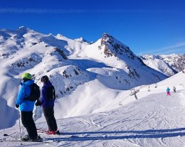 Ancien relais de 200 ans très bien aménagé avec grand jardin en bordure du parc des Ecrins