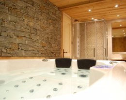 La Cubelette, 120m² avec Jacuzzi et jardin privé La Cubelette, 120m² avec Jacuzzi et jardin privé