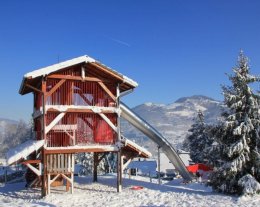 CHALET 4/6 pers, 2 chambres Bar à crèpes, piscine, spa, bowling, ping pong, tennis, WIFI, aire de jeux géante, trampoline, baby foot, jeux vidéos,.... CHALET 4/6 pers, 2 chambres Bar à crèpes, piscine, spa, bowling, ping pong, tennis, WIFI, aire de jeux géante, trampoline, baby foot, jeux vidéos,....
