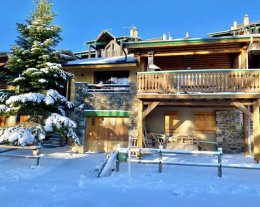 Chalet pistes 5mn à pied,salon/repas 40 M2, 2 SDB, 2 WC 