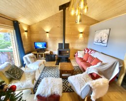 Chalet pistes 5mn à pied,salon/repas 40 M2, 2 SDB, 2 WC 