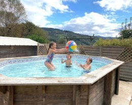 CHALET NEUF  SPACIEUX - AU CALME - SAUNA - AIRE/JEUX - PETANQUE - BELLE VUE MONTAGNE - PROCHE LA BRESSE - GERARDMER