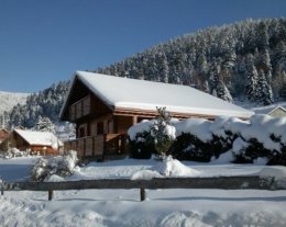 CHALET tout bois pour famille, indépendant, tarif tout compris CHALET tout bois pour famille, indépendant, tarif tout compris