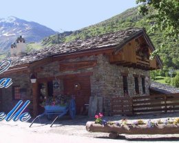 La Pastourelle La Pastourelle