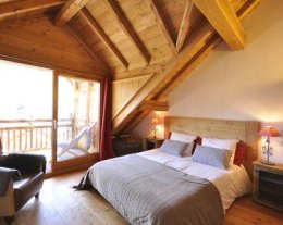 AUBERGE ENSOLEILLÉE 1400 PROCHE DES PISTES Serre Chevalier 1400 La Salle Les Alpes Villeneuve                                                          