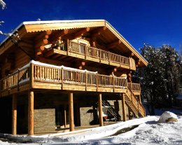 Chalet au centre de FONT-ROMEU sur terrain boisé