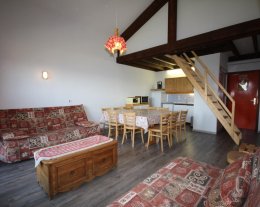 Gîte pour 13/14 personnes sur les pistes Mont Blanc Gîte pour 13/14 personnes sur les pistes Mont Blanc