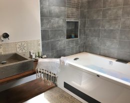 N°5 de Chalet-Maison "Cosy" 4* Cauterets au coeur du village 3 CH+ Mezzanine+Jacuzzi+Hammam /parking