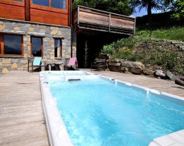 CHALET SUR LES PISTES SKI AU PIED 22 PERSONNES PISCINE JACUZZI HAMMAM VUE MONTAGNE 