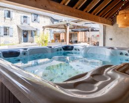 KasaLilou gite de prestige St Lary Made in Pyrénées!!!  Jacuzzi