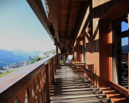 Appartement-chalet 115 M2 sur les pistes - 9 personnes / Les Menuires / La Sapinière