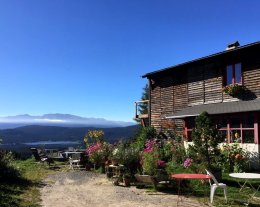 Très belle maison d'hôtes à vendre aux Angles, situation exceptionnelle