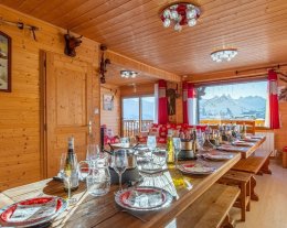 Duplex de 200 m2 - Chalet individuel - jusqu'à 15 personnes - Très proche des pistes Duplex de 200 m2 - Chalet individuel - jusqu'à 15 personnes - Très proche des pistes