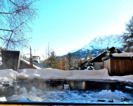 CHALET SKI AU PIED VARS LES CLAUX VUE MONTAGNE ET PISTES DE SKI JACUZZI