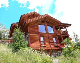 CHALET DE CHARME VUE MONTAGNE ET PISTES DE SKI JACUZZI SAUNA ET HAMMAM