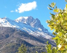 Sur un grand terrain, proche de la station Puy-Saint-Vincent