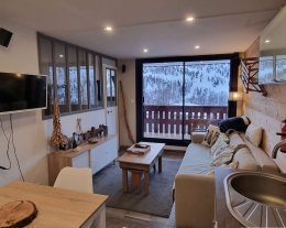 BEL APPARTEMENT RENOVE AU CALME DU HAMEAU