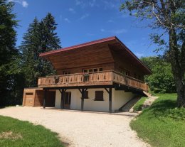 CHALET COSY  SUR LES PISTES (135 m2) Au calme dans un écrin de verdure- Classé 4 ****