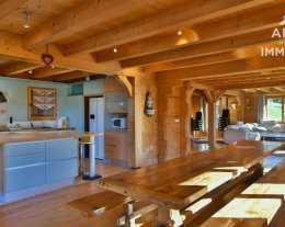 Grand chalet indépendant "Les Laurencières", 18 personnes, 7 chambres, wifi, proche commerces!