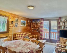 APPARTEMENT 3 PIECES DANS LE CENTRE APPARTEMENT 3 PIECES DANS LE CENTRE