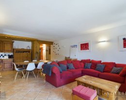 Sublime 4 pièces avec grande terrasse exposée Sud-Est Sublime 4 pièces avec grande terrasse exposée Sud-Est