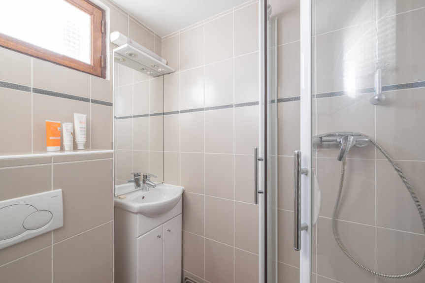 bathroom 5, shower, sink and toilet