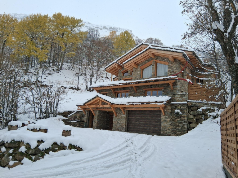 Notre superbe chalet traditionnel fait de pierres et de lauzes. Il porte le nom d'un des nombreux sommets de Bonneval sur arc !