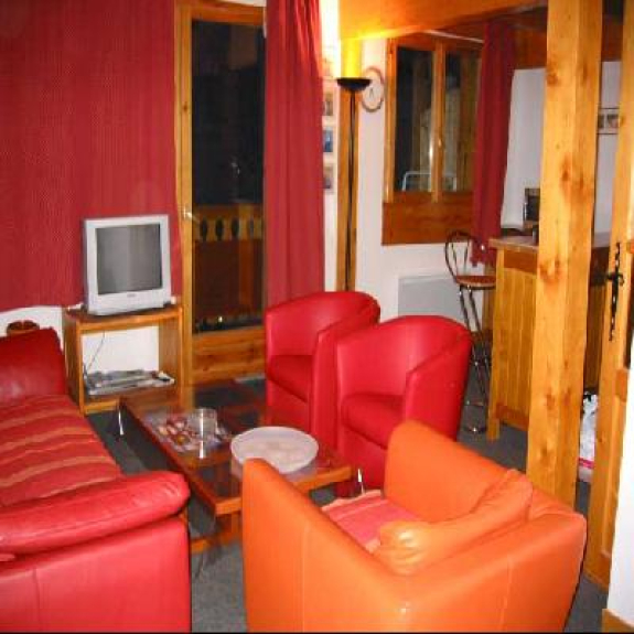 LE BALCON FAIT TOUTE LA LARGEUR DE L'APPARTEMENT