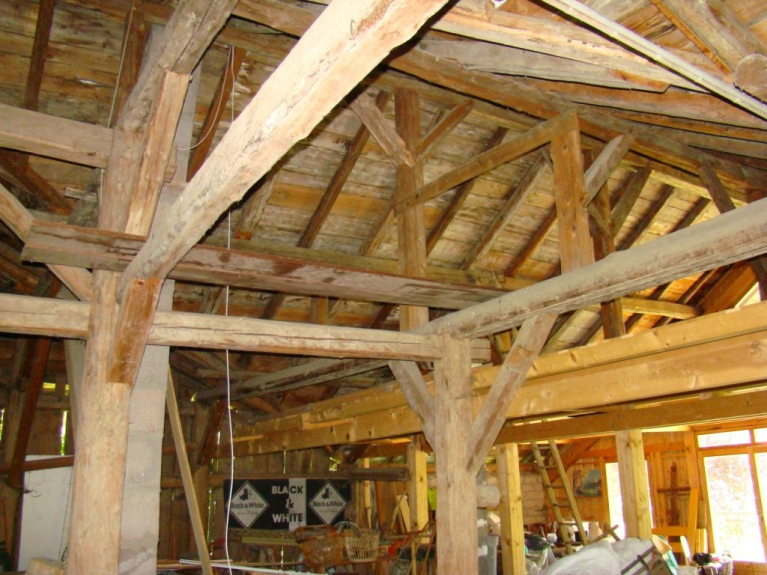 floor to be finished... which represents a habitable potential of 180 m²