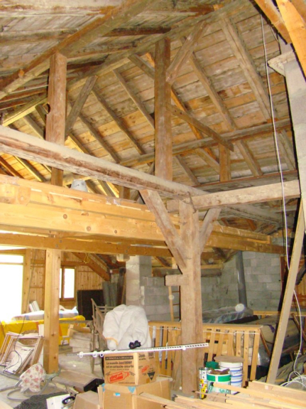 floor to be finished... which represents a habitable potential of 180 m²