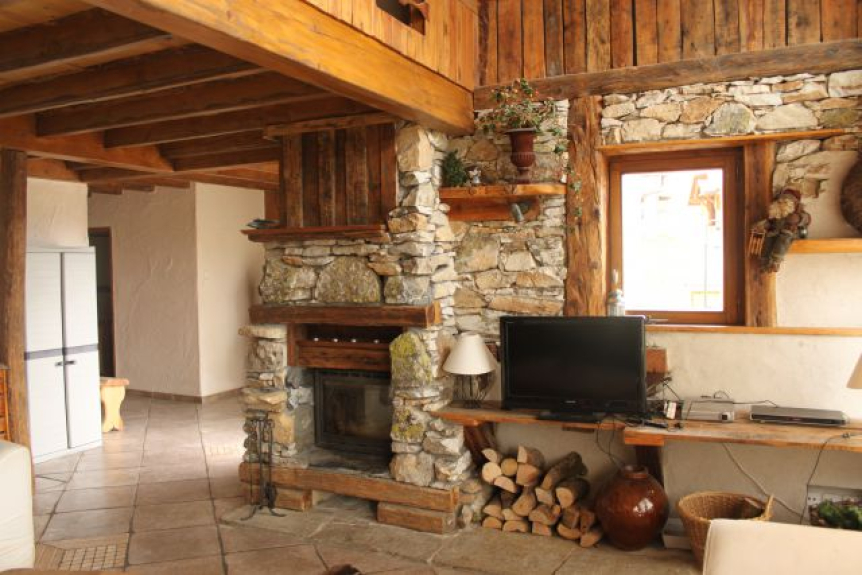 Location chalet individuel chalet marie galante au pied des ... Désign cheminée Chalet