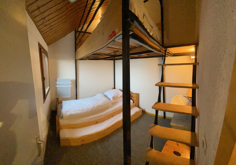 Chambre 3 : Lit gigogne 2 x 80 cm (ou 160 en dépliant les pieds)