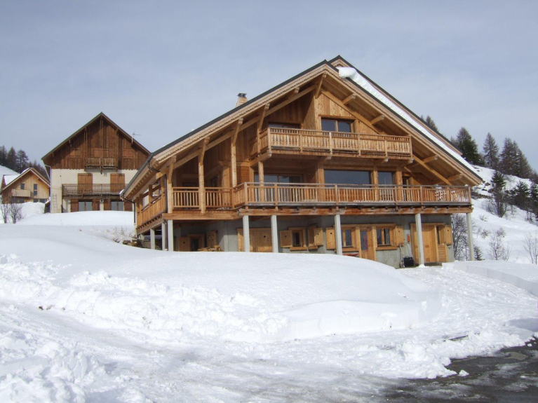 location chalet montagne les karellis