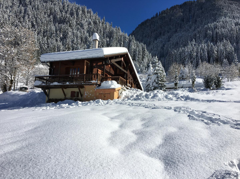 vu du chalet les perches depuis la piste de ski