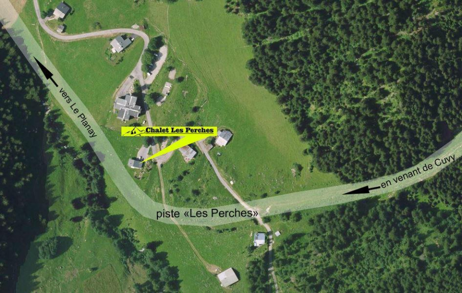 vue aérienne du chalet, situation par rapport à la piste