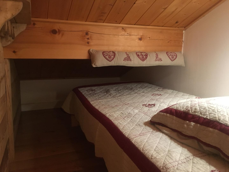 Coin montagne mezzanine avec lit 90cm