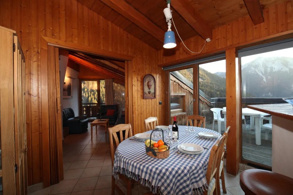 Coin repas et solarium, i