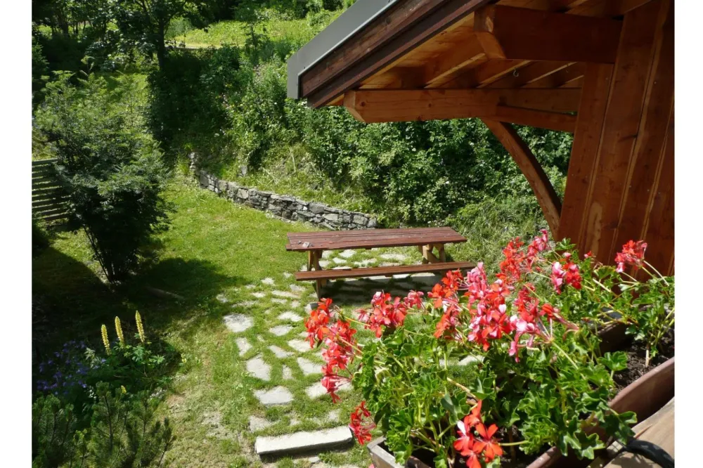 Une terrasse vue du balcon