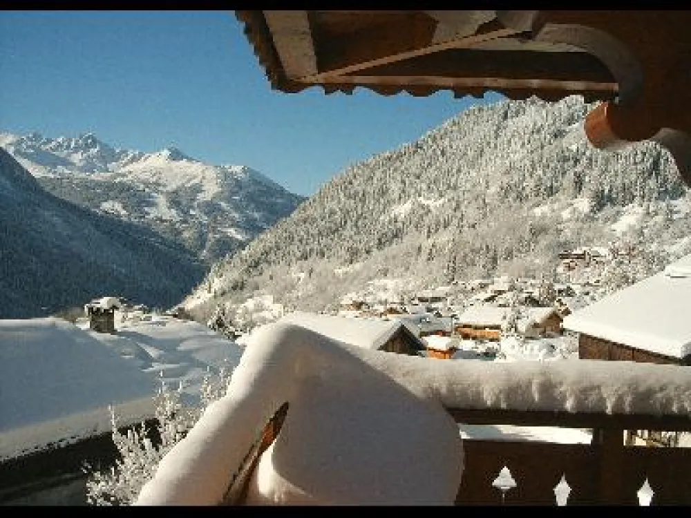 chalet Hiver, vue sud, au fond à gauche Courchevel