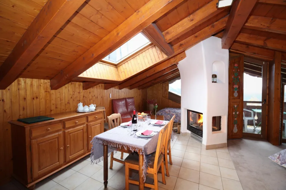Coté repas, derrière la cheminée, 3ème lit