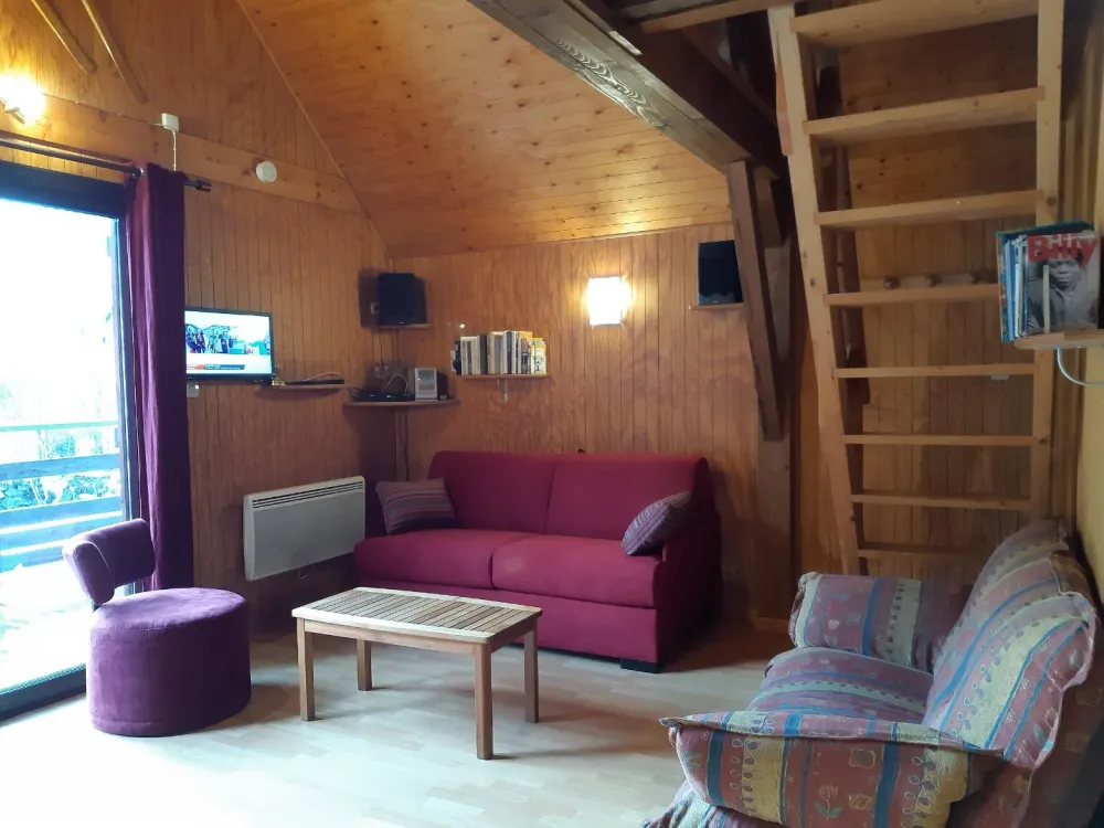 Salon avec canapé convertible très bon couchage